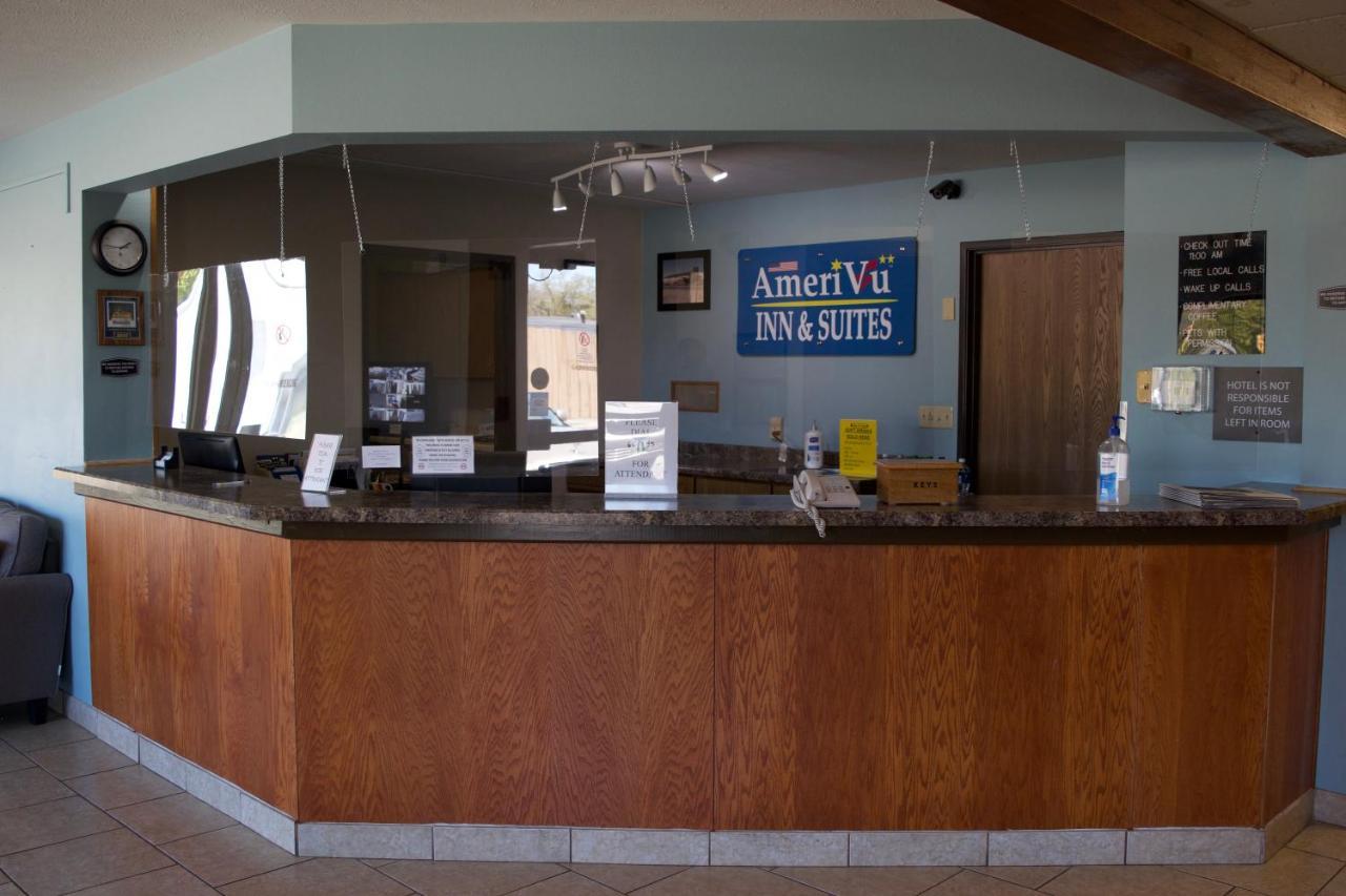 Hotel Amerivu And Wi Shawano