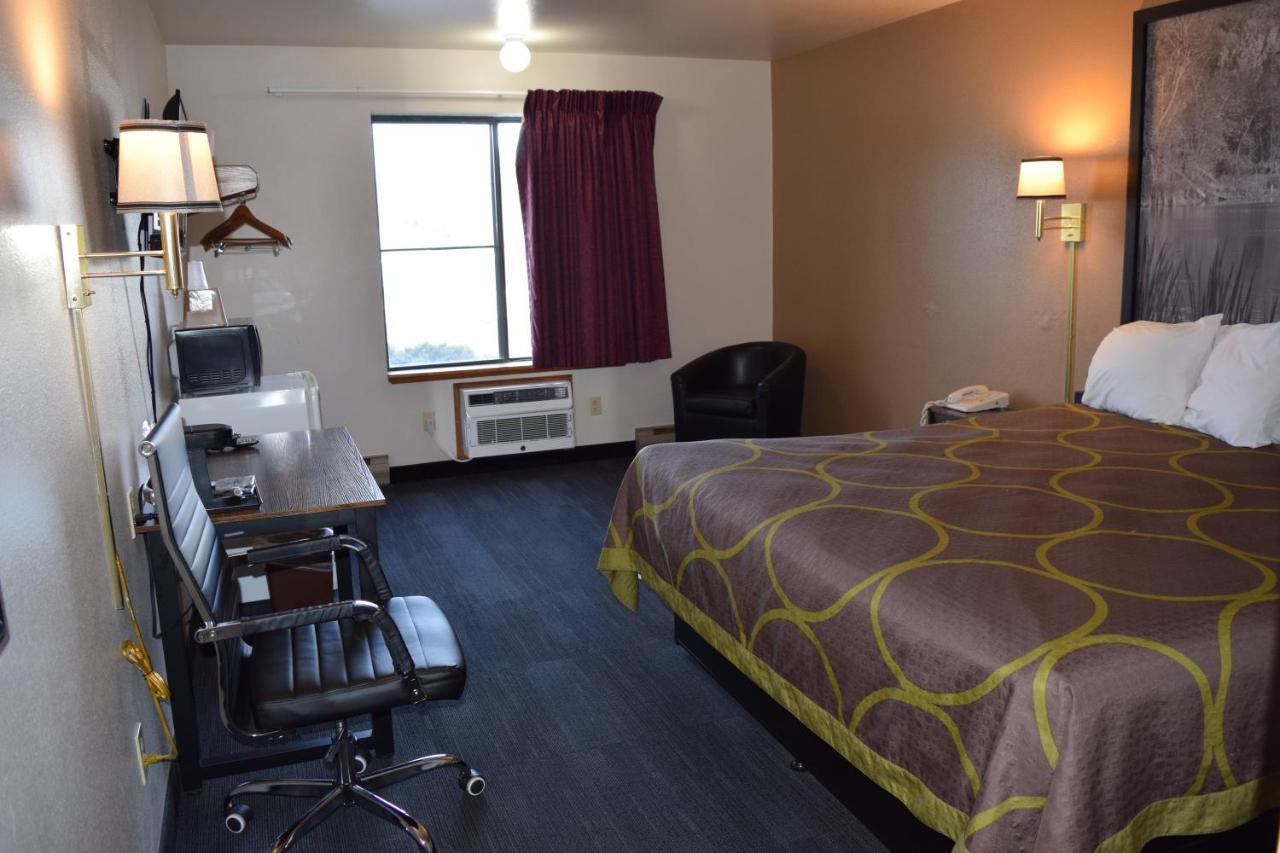 Amerivu And Wi Hotel 3*