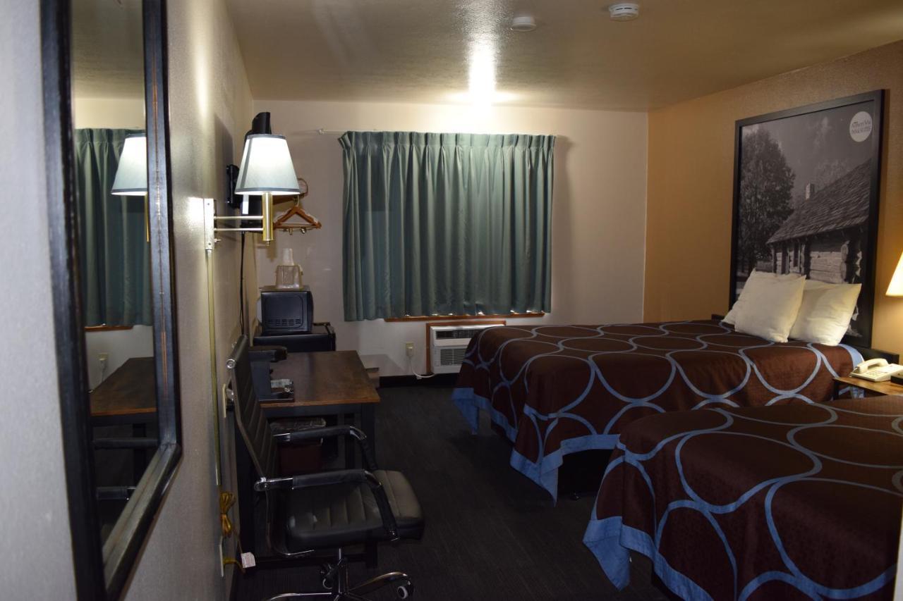 Hotel Amerivu And Wi 3*
